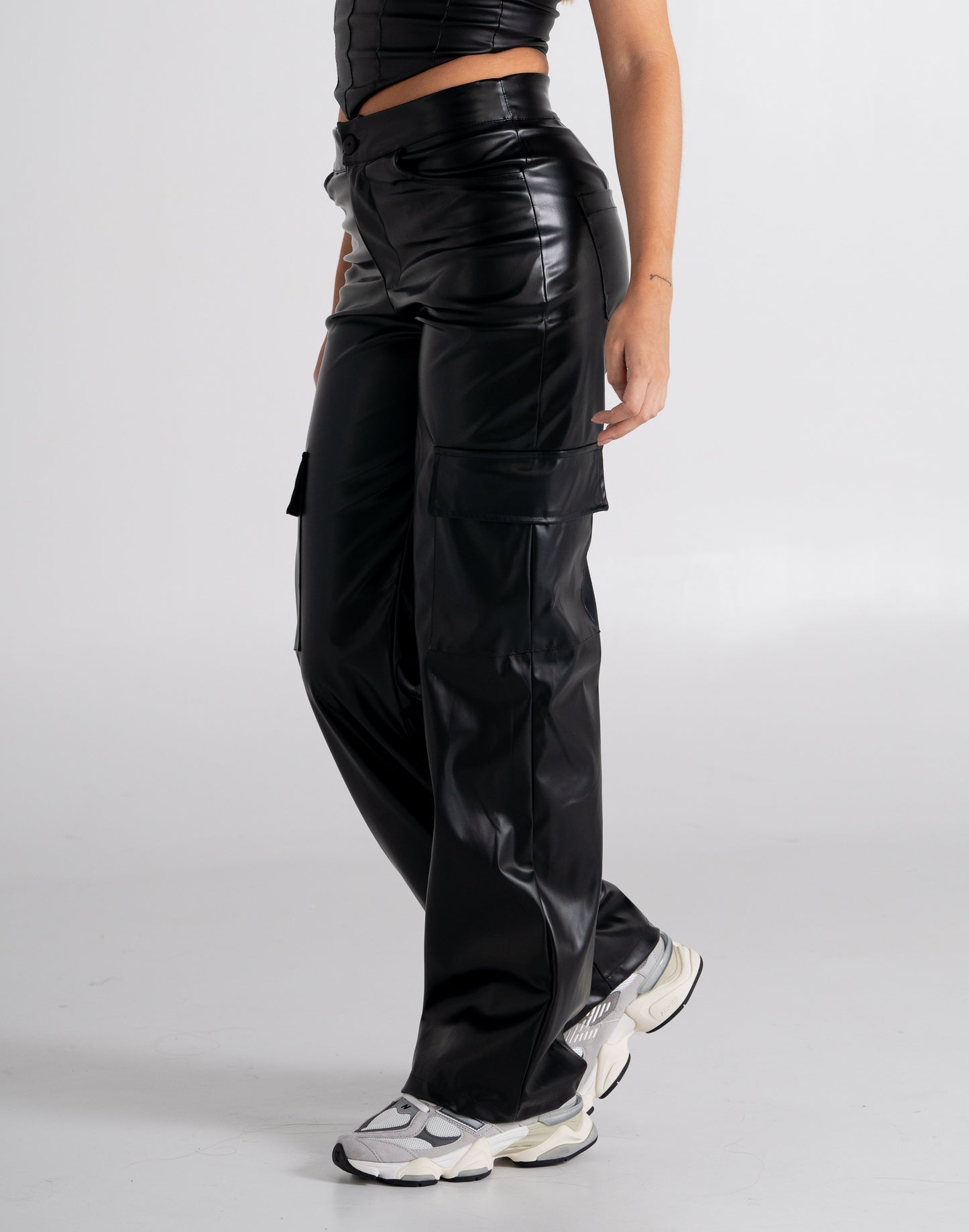 Pantalon Cargo Cuerina